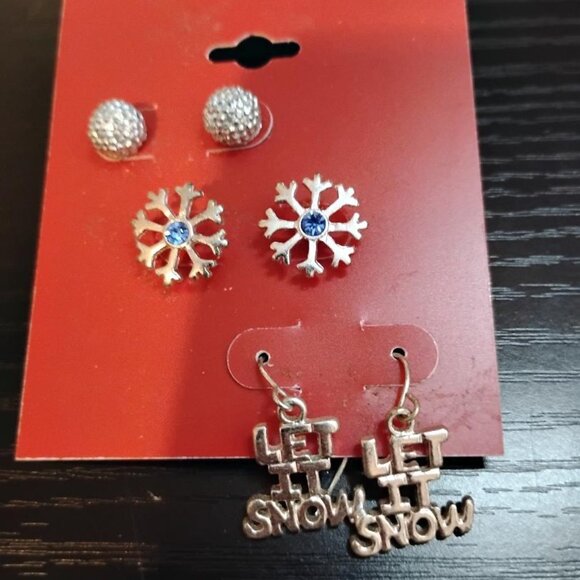 3 Pairs of Christmas/WInter Earrings. NWT. 2 Post and 1 Hook Back. Very Nice. - Picture 1 of 3